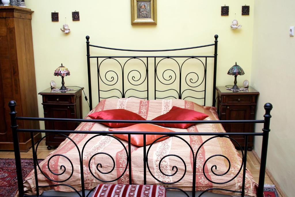 Budapest Tourist Apartments - Jozsef Koerut エクステリア 写真